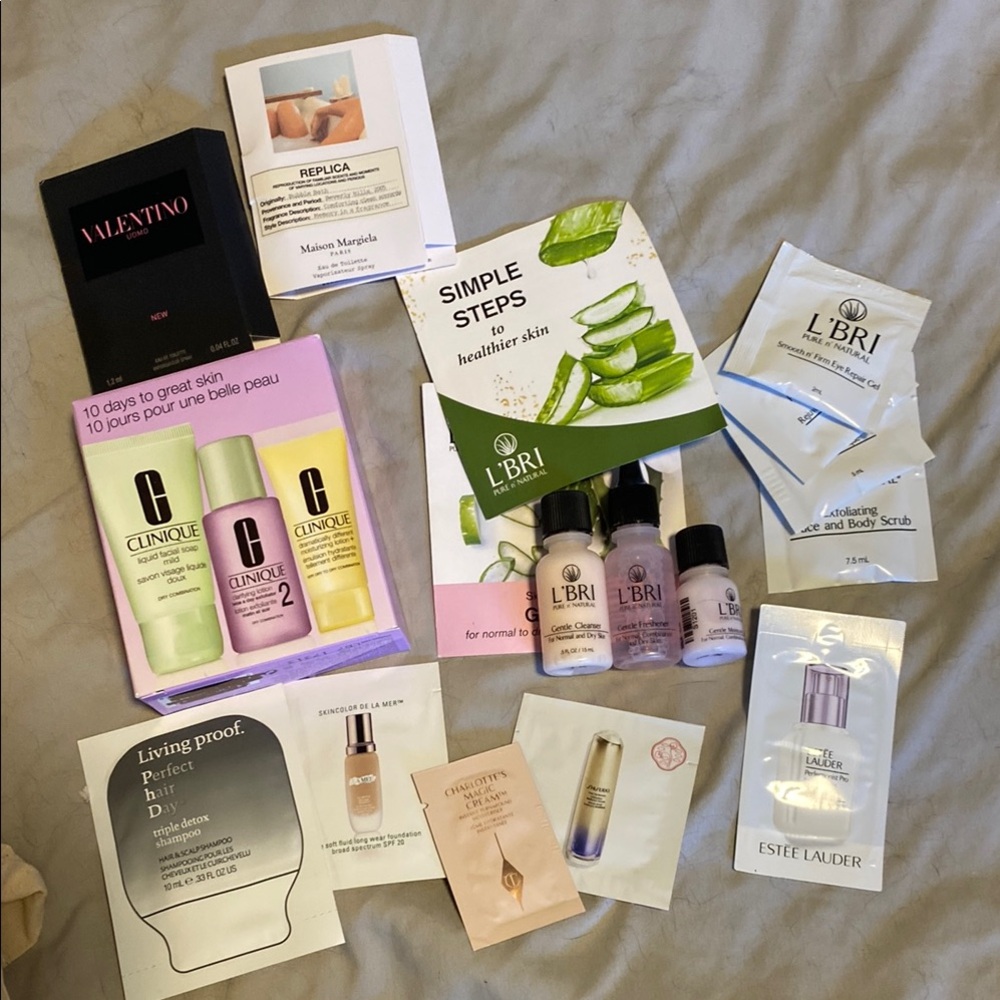 Clinique Skincare Set - Yellow and Purple